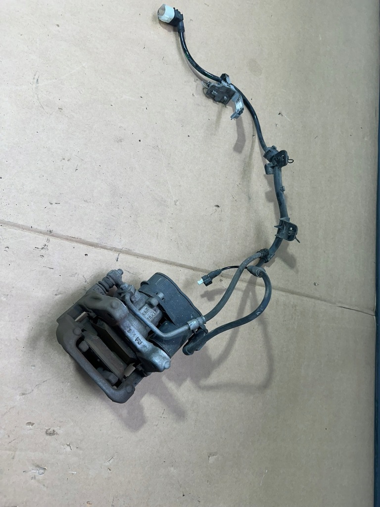 фото №12, Суппорт тормозной левый задняя, левый задний mercedes w243, w177,w118, w247 320x12