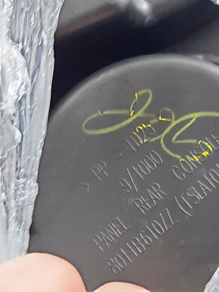 Тунель середній підлокітник тримач  на напої  mitsubishi l200 2 16- Ціна