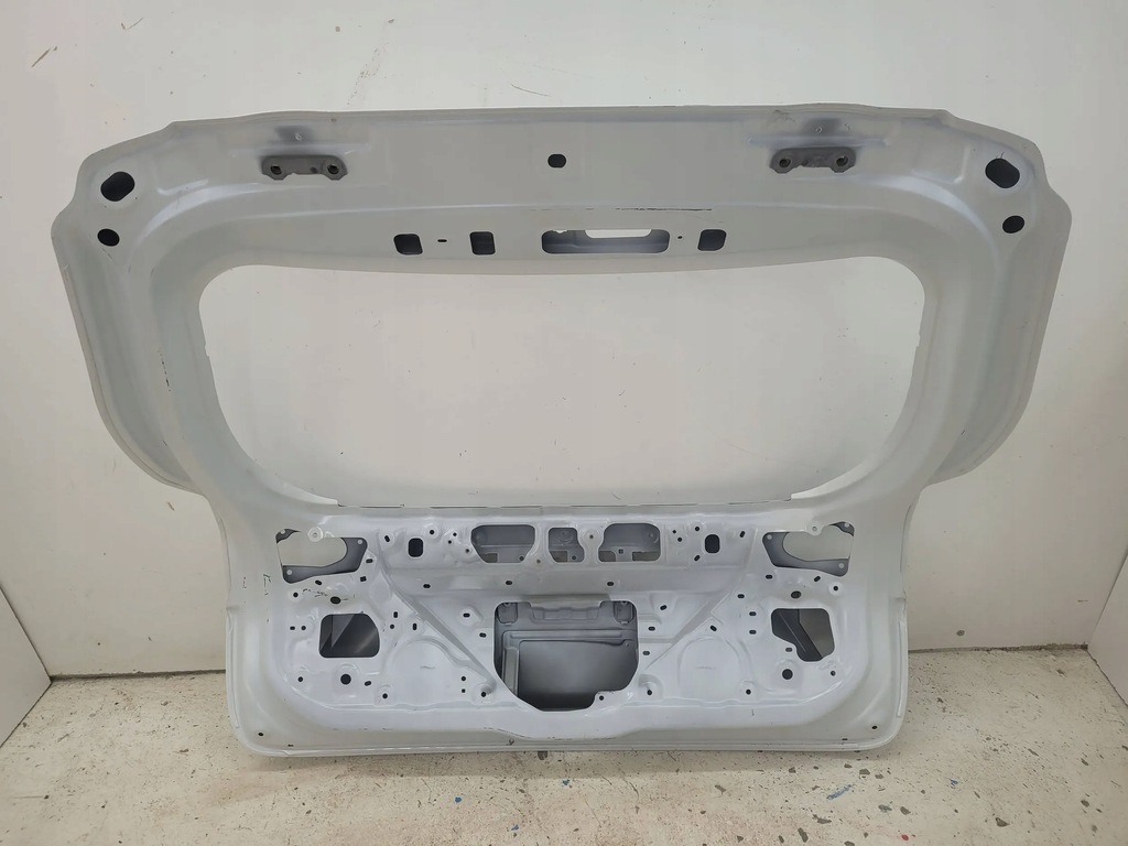 фото №8, Toyota yaris cross 20+ крышка багажника крышка багажника задняя задняя fv