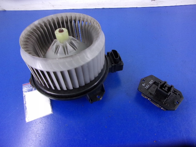 фото №1, Toyota yaris ii повітродувка повітря denso резистор