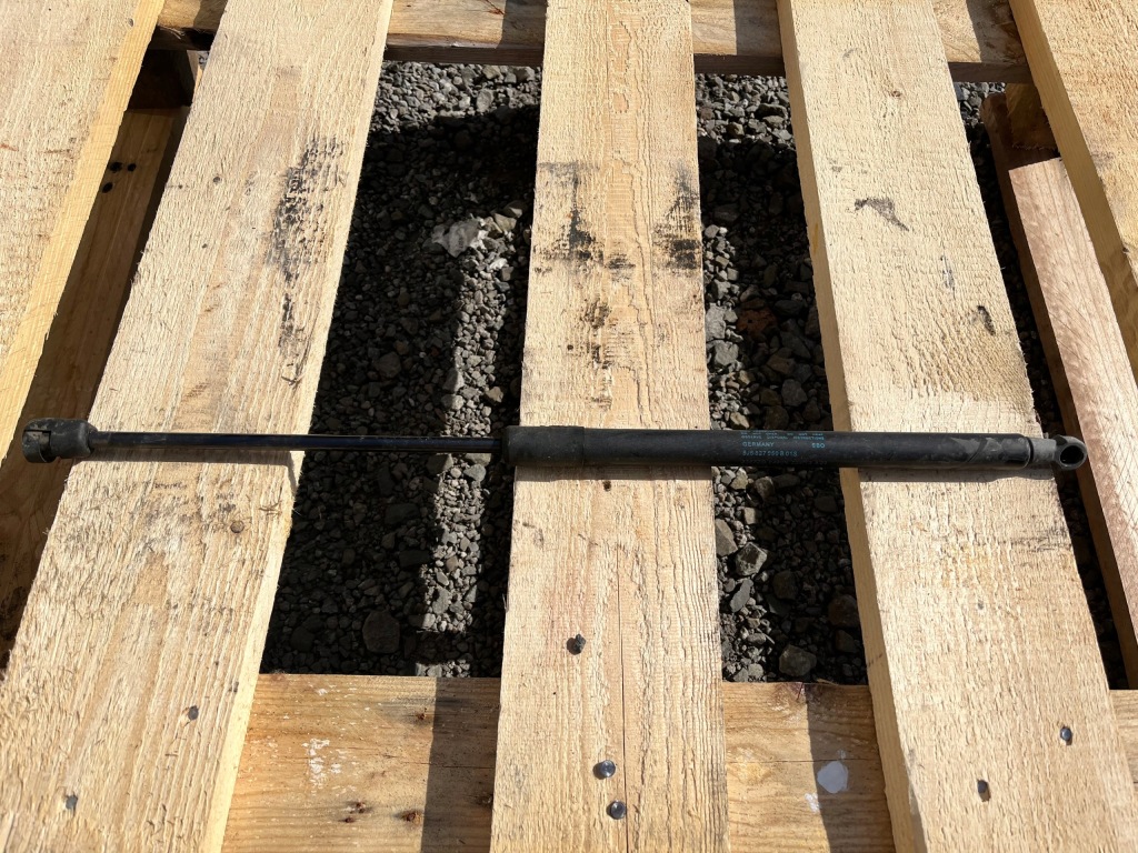 фото №1, Привід задній кришки skoda fabia ii 5j6827550b