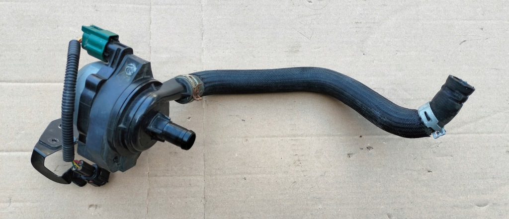 фото №1, Nissan leaf ii ze1 насос wody