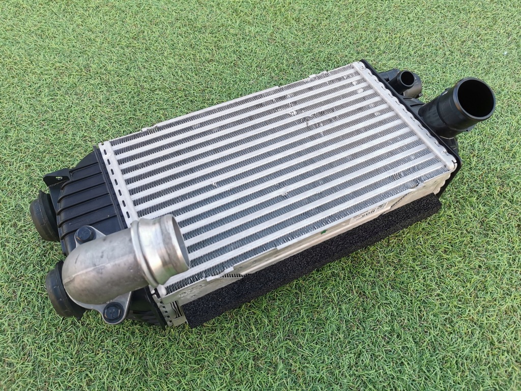 фото №1, Kia sportage v радиатор воздуха интеркулер