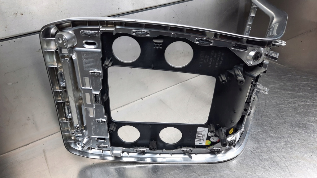 фото №13, Панель средний volvo xc70 ii v70 iii 31291378