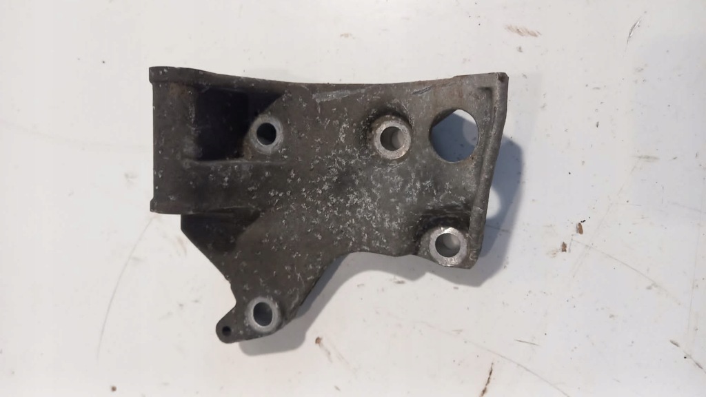 фото №1, Renault twingo ii 1.2 16v кронштейн кронштейн генератора 7700864288 !!!!