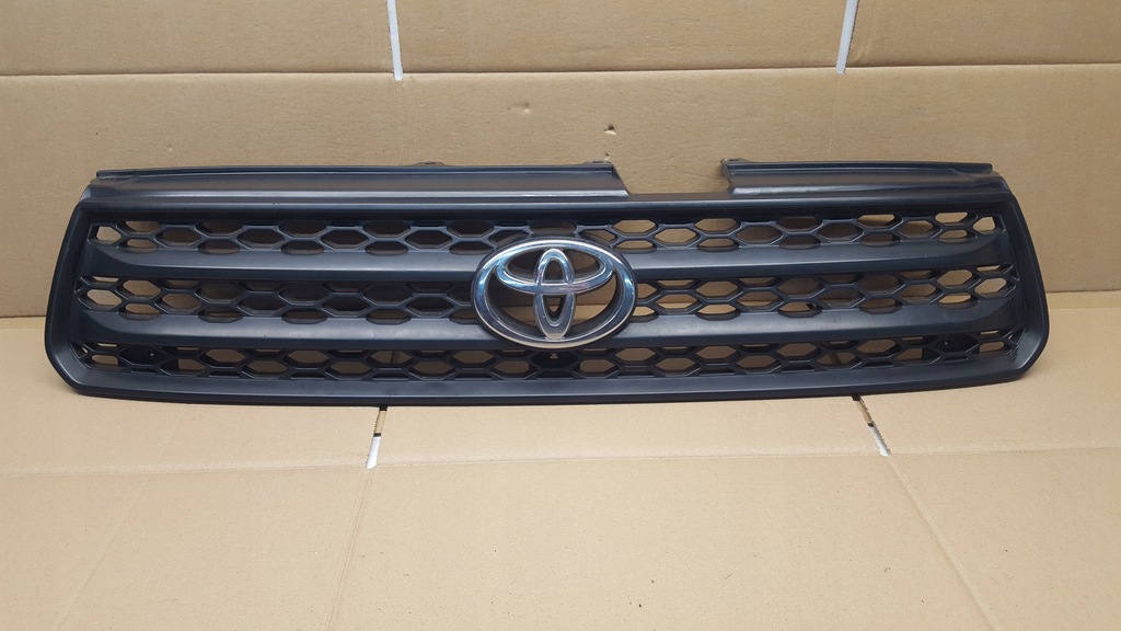 фото №1, Toyota rav4 00-03r решётка радиатора решётка радиатора 53111-42070