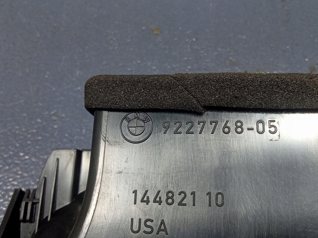 Bmw x6 e71 e72 решётка обдув консоли правый  9227768 в Украине