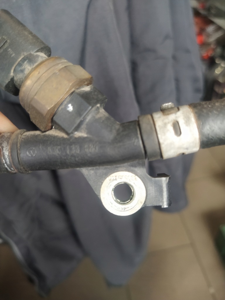 Vw golf v audi a3 8p 1.6 2.0 fsi датчик давления топливной  03c906051a в Украине