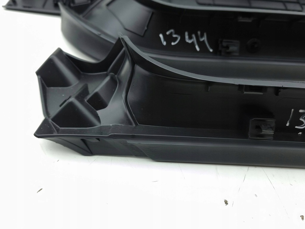 фото №10, Отделка крышки багажника audi q3 f3 a080984 2.0l бензиновый 110kw 2019