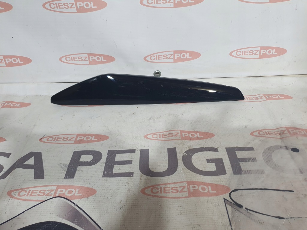 Купить Молдинг декоративная  обивка левый перед ambilight citroen ds7 lift-24 9847028677