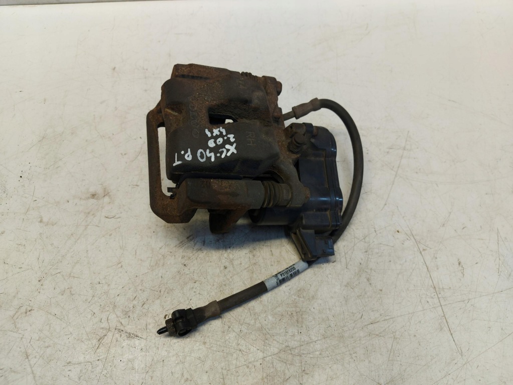 фото №1, Volvo xc40 супорт гальмівний правий задня 31471181