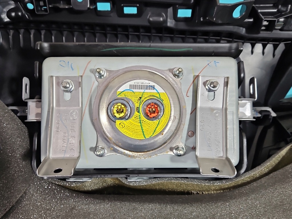 фото №8, Приборная панель приборная консоль подушка безопасности mazda 3 iii bm 13-18 eu