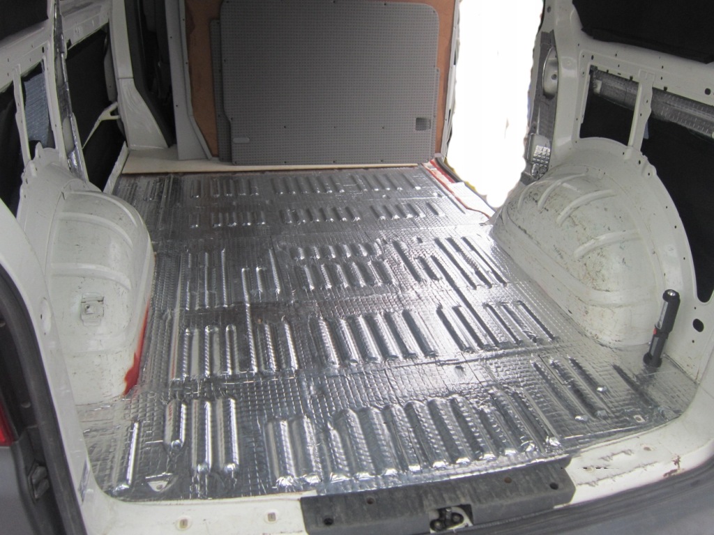 Мат шумоізоляційна 2 mm бутилова до автомобіля 1 m2 на кришці  багажника капот в Україні