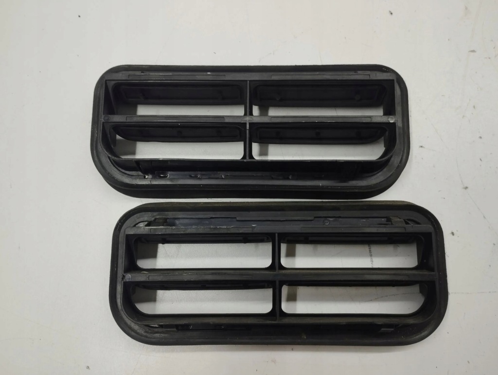 Bentley flying spur решётка вентиляционная 2005 3d0819465b Недорого