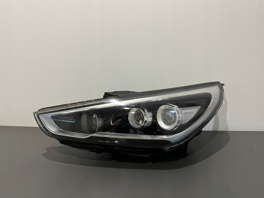 фото №1, Hyundai i30 iii лампа левая full led europa 92101-g4100