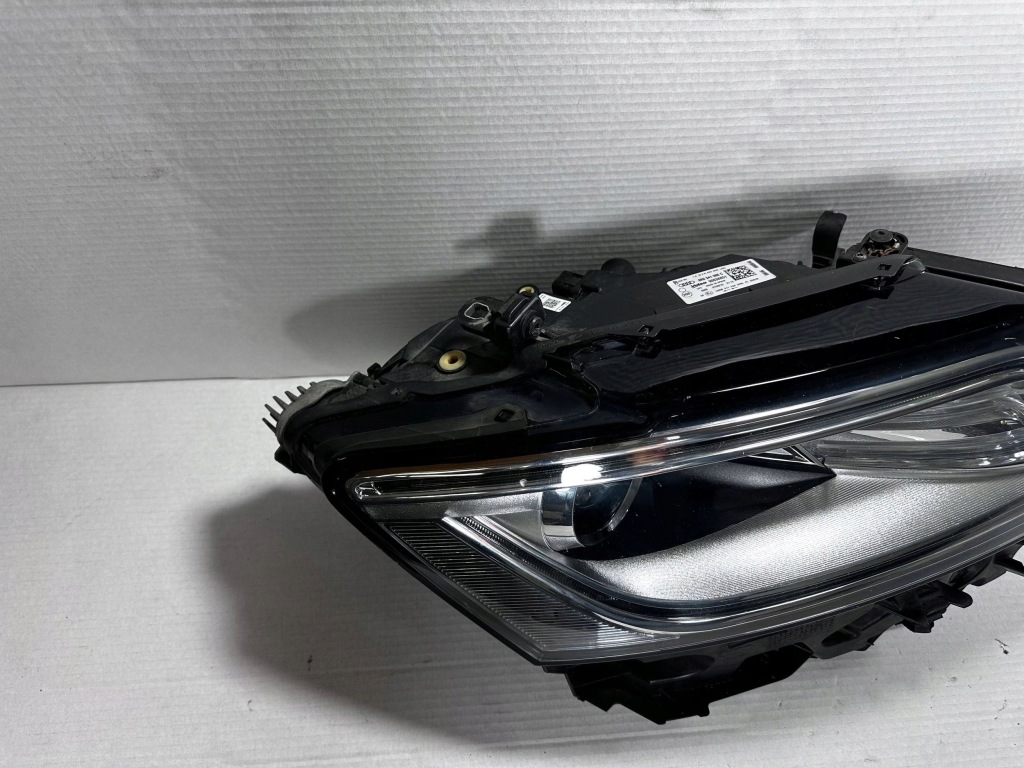 Q5 sq5 8r рестайлинг  фара правый  левая ксенон led некорректируемый 8r0941006c 8r0941005c Цена