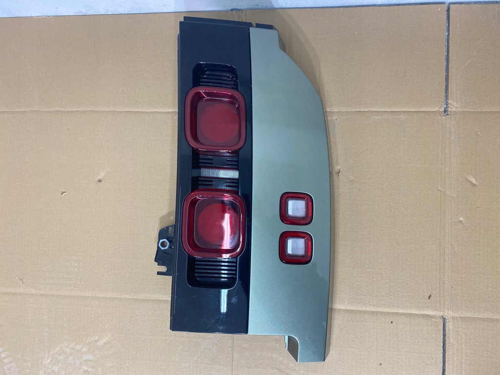 фото №1, Лампа range land rover defender d300 se правая задняя