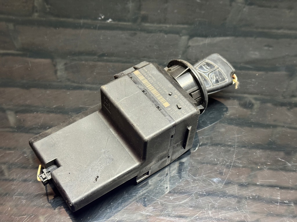фото №1, Mercedes w639 замок зажигания ключ a6395452108
