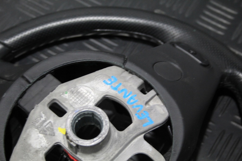 фото №12, Повітропровід декори консолі карбон levante m161