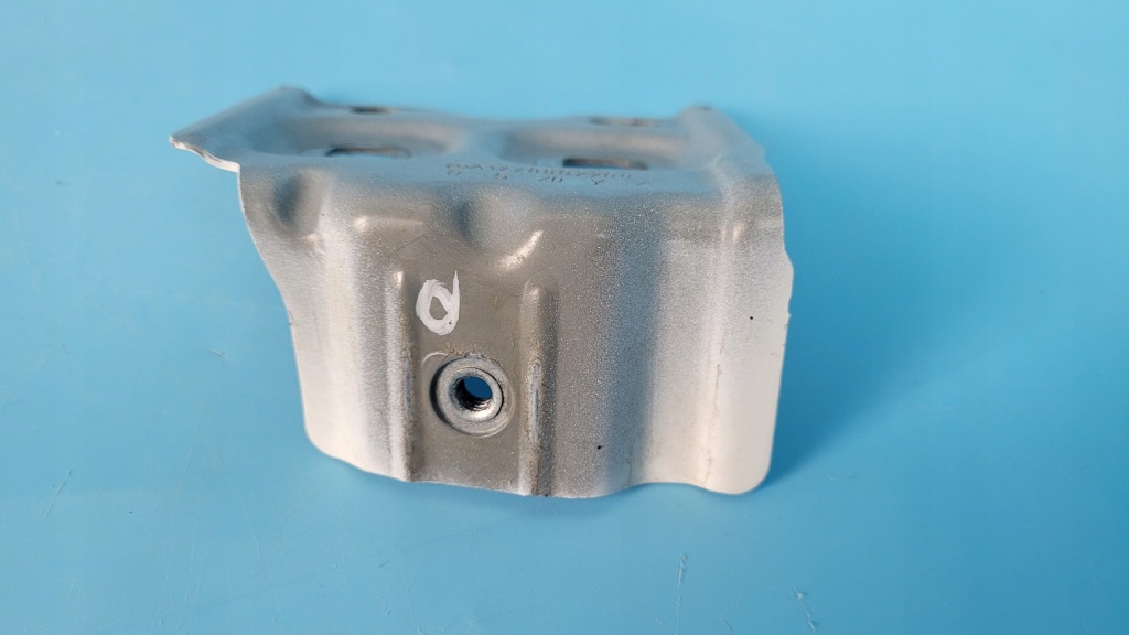 Купити Mercedes eqa 250 21r кронштейн кронштейн крила праве a1778802200