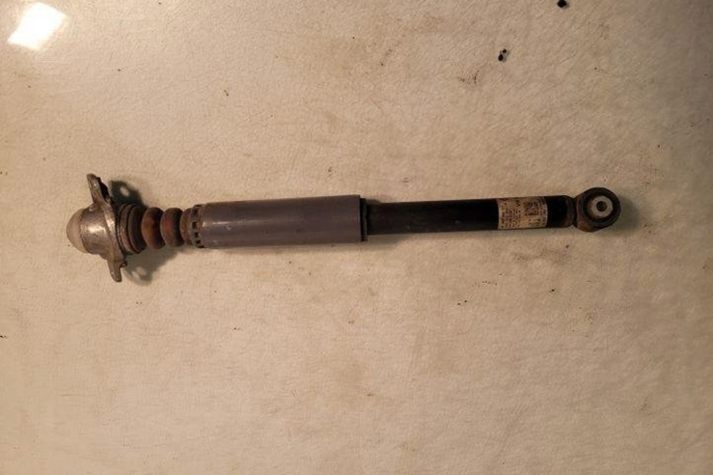 Купить Амортизатор задний правый  audi a3 кабриолет  8v7, 8ve 5q0512013 1.6l дизель