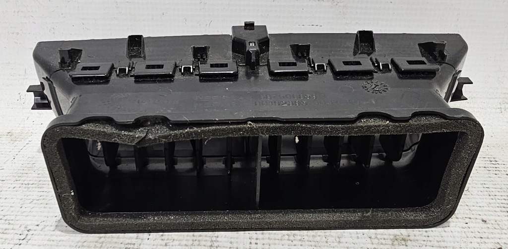 фото №4, Оригинальная средняя решётка обдув renault clio iv / zoe - 687508859r