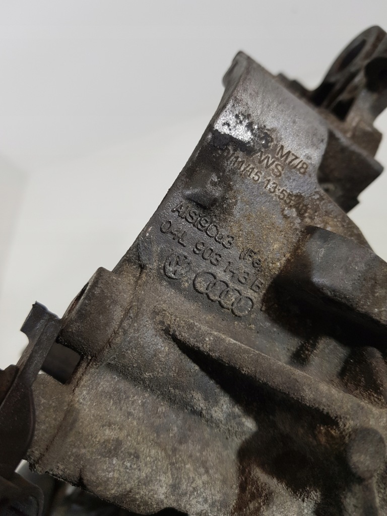 Кронштейн генератора 04l903143b audi a6 a5 2.0tdi cnh Киев