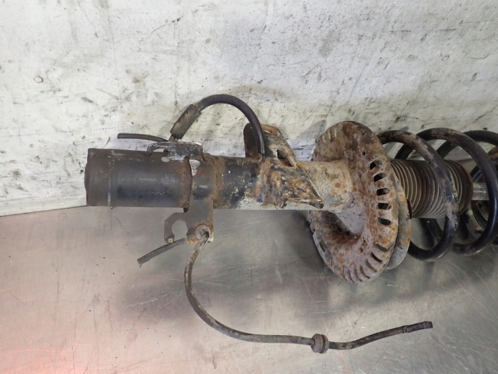 Mcperson правый передний volkswagen transporter t5 1.9 в Украине