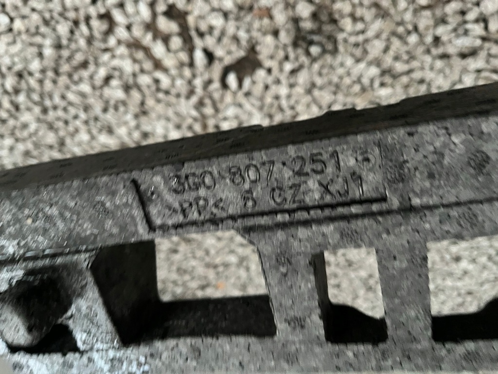 фото №10, Усилитель бампера vw p. passat 15-