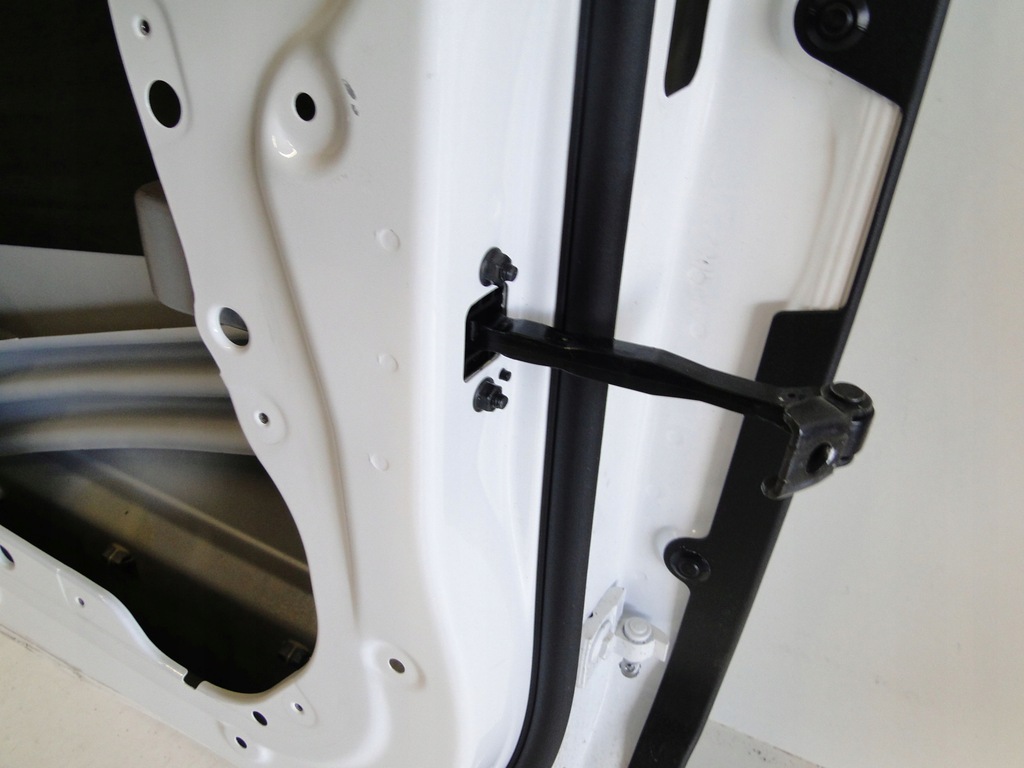 фото №13, Mercedes дверь задние левая белый 149 задняя 2024 glb x247 247