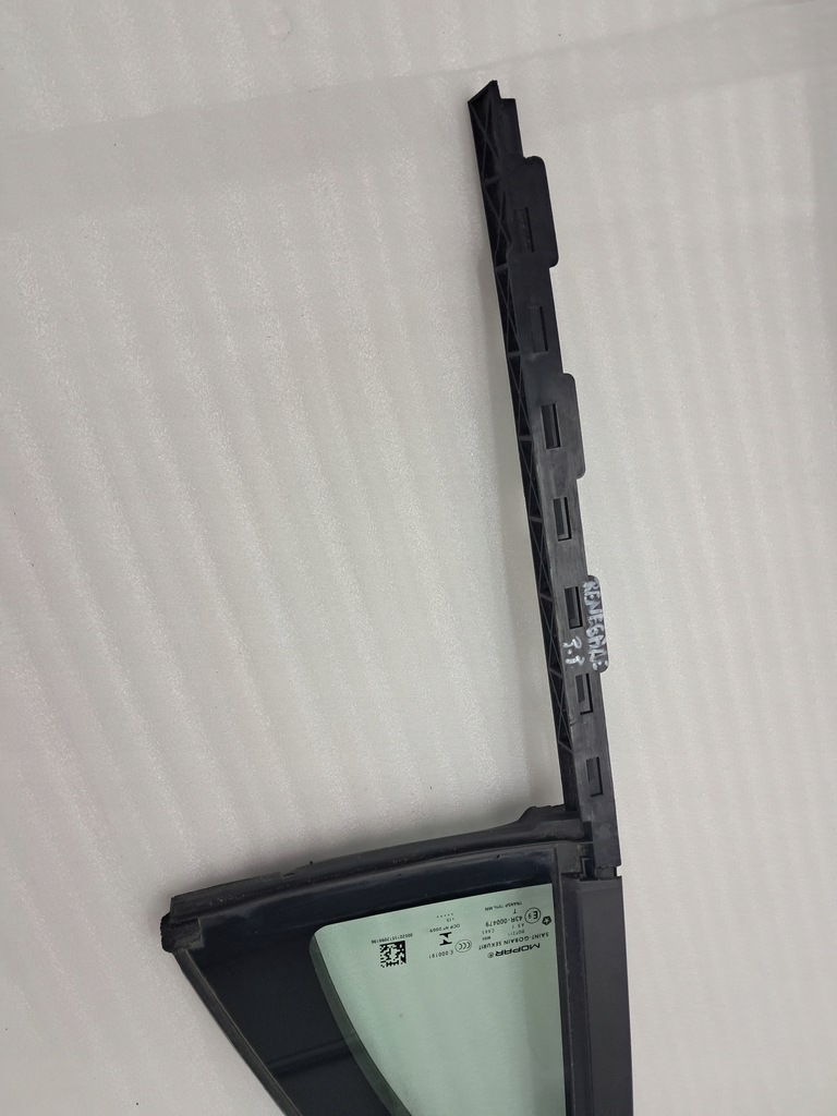 фото №3, Jeep renegade стекло дверь правый перед передняя 520155120