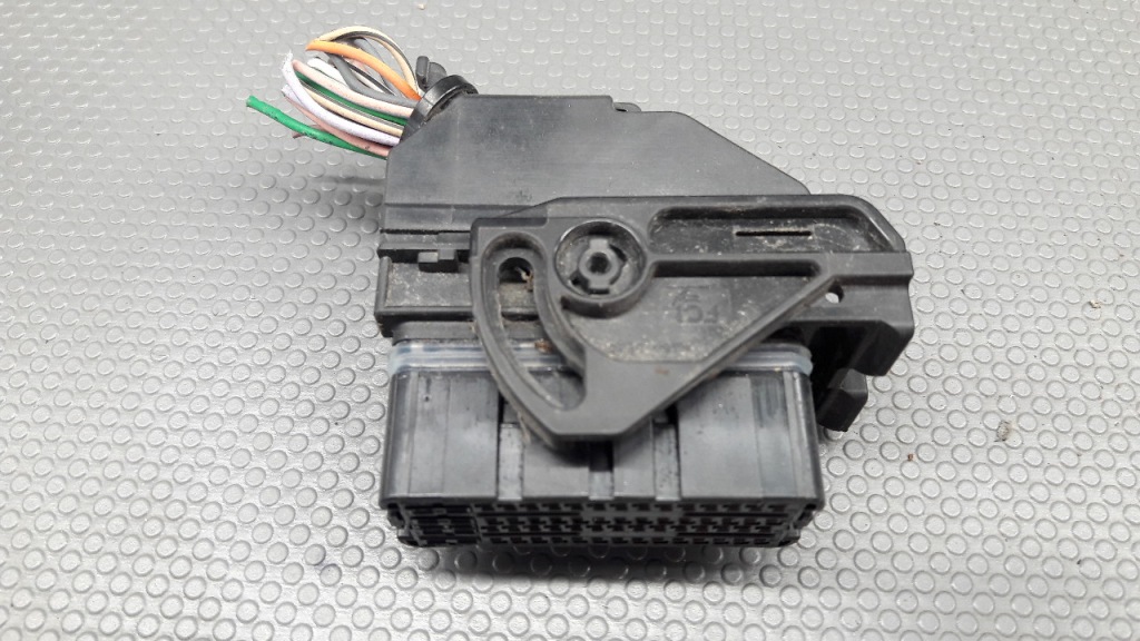 Купити 237101495r штекер комп'ютер renault megane 1 1.6