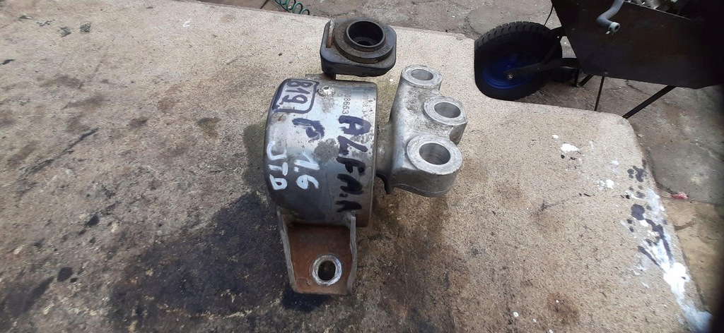 фото №2, Кронштейн подушка двигуна 1.6jtd alfa romeo mito 50508653