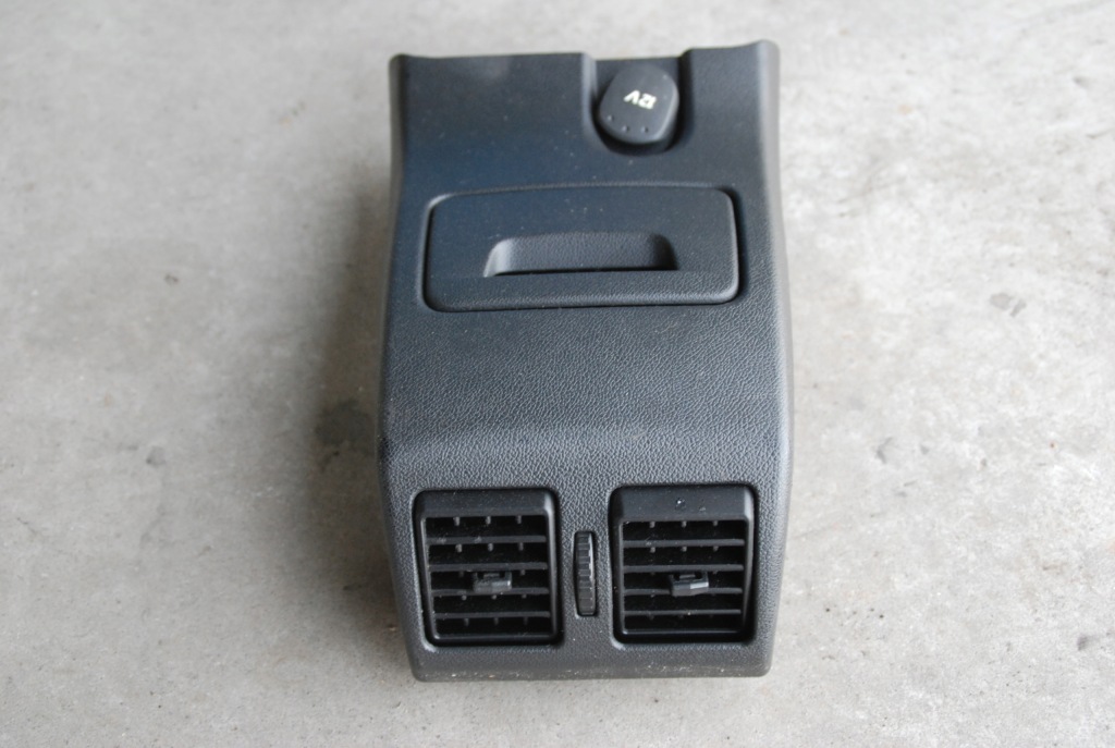 фото №2, Renault laguna iii решётка обдув задняя