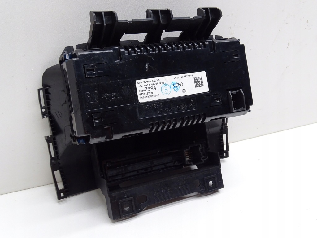 Дисплей экран часы панель переключатель 13267984 opel astra iv j Киев