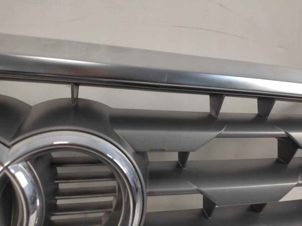 Audi q2 81a решітка радіатора решітка  радіатора перед 2016- 81a853651 Зі Шроту