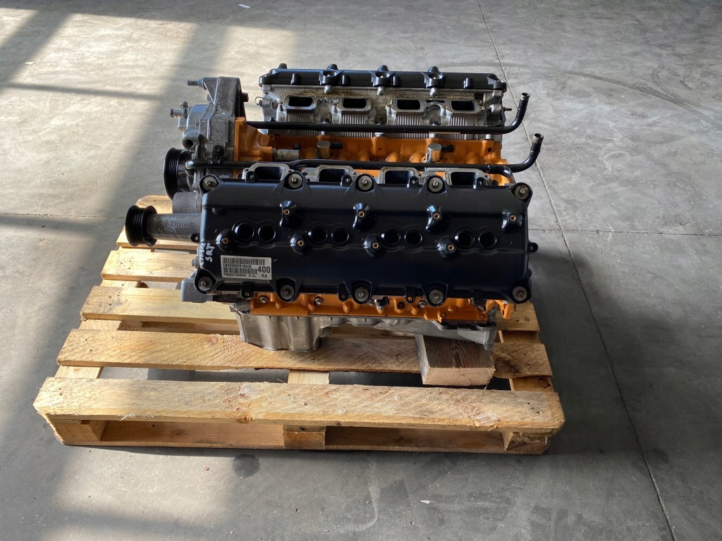 Двигун jeep srt srt8 6.4 hemi ідеальний стан Зі Шроту