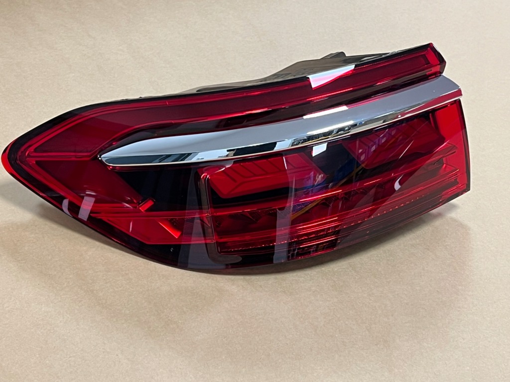 Audi a8 d5 фара задний  левая led 4n0945207r Доставка