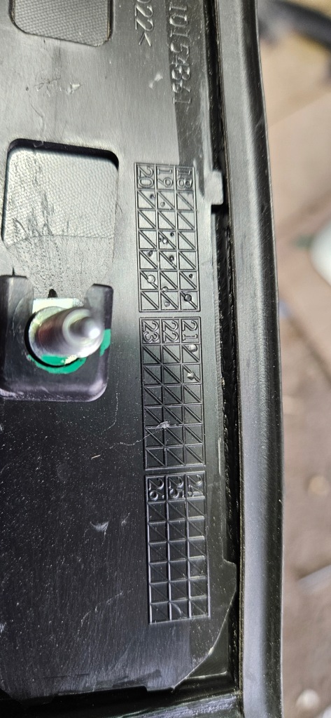 фото №13, Молдинг правая dół бампера перед toyota corolla e21 trek