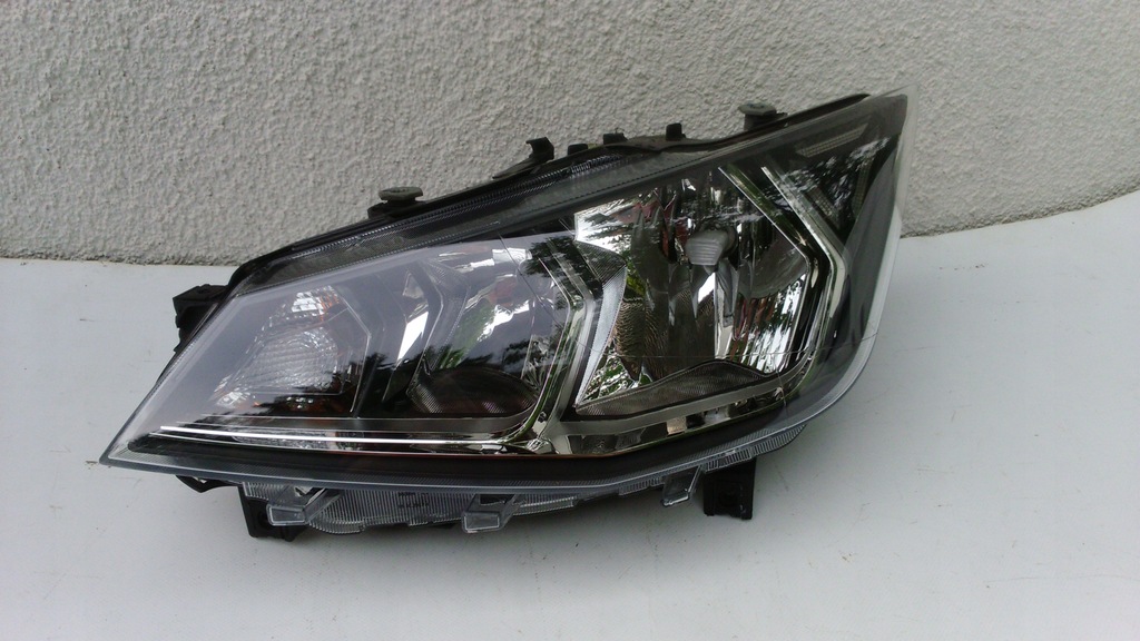 фото №1, Seat ibiza v 6f1 led лампа левая перед 6f1941015a