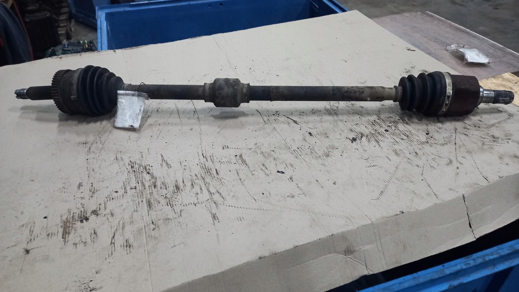 фото №1, Приводной вал правая kia carens 1.6b 09r