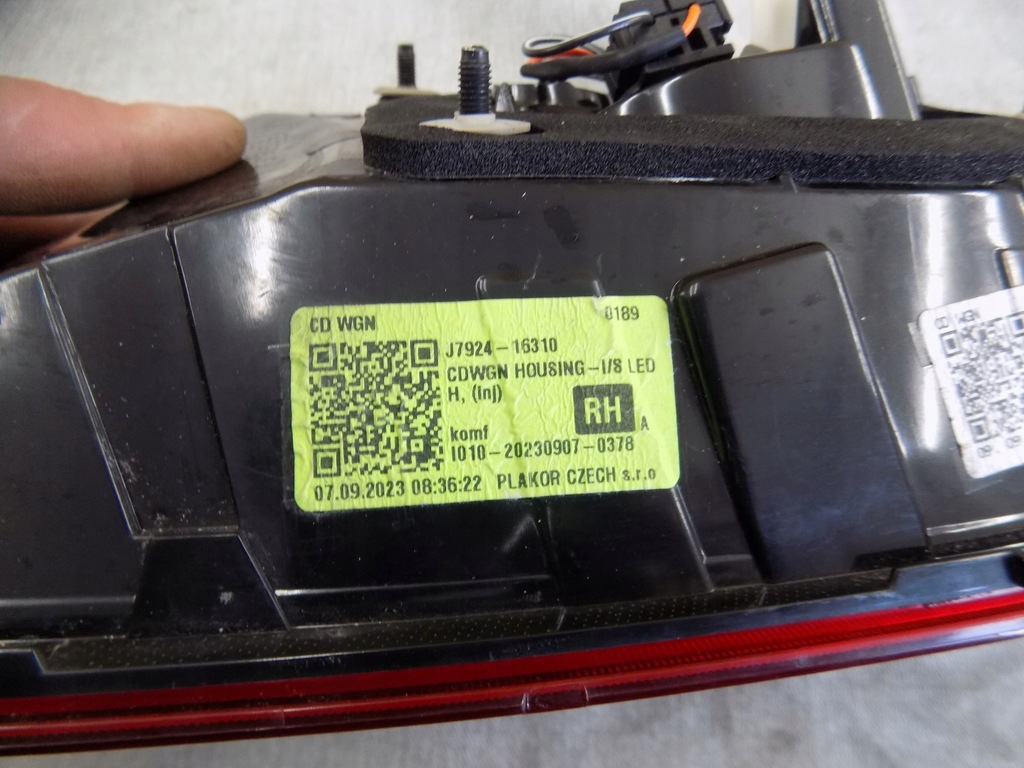 фото №12, Kia ceed iii kombi лампа задня задня права w кришка led 92404-j7150