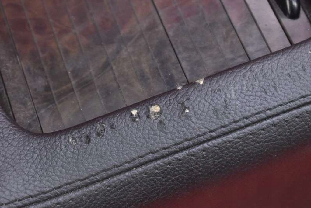 фото №9, Туннель средний кожаный задний сиденье mercedes cls c219 w219 04-08