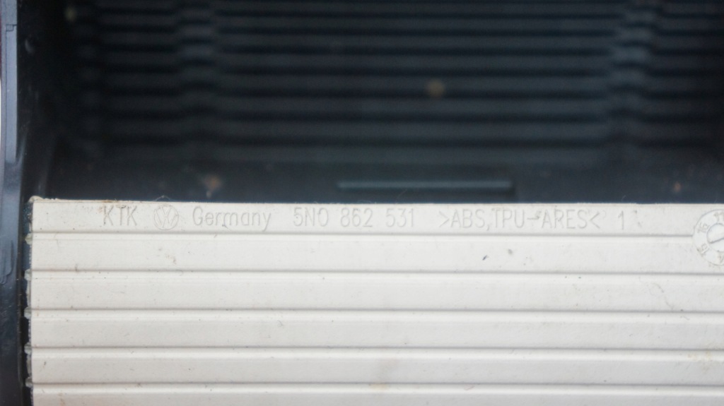 фото №9, Vw tiguan 5n рамка туннель средний шторка бардачка na кружки