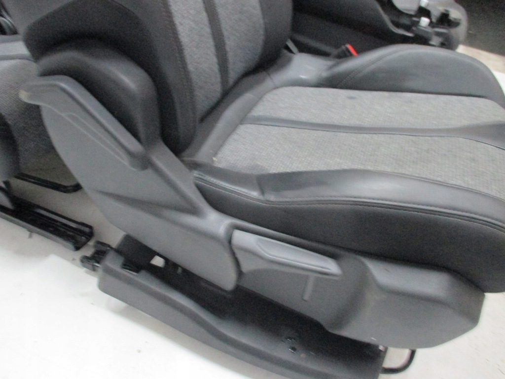 фото №6, Обивка pół кожа сиденья peugeot 5008 ii