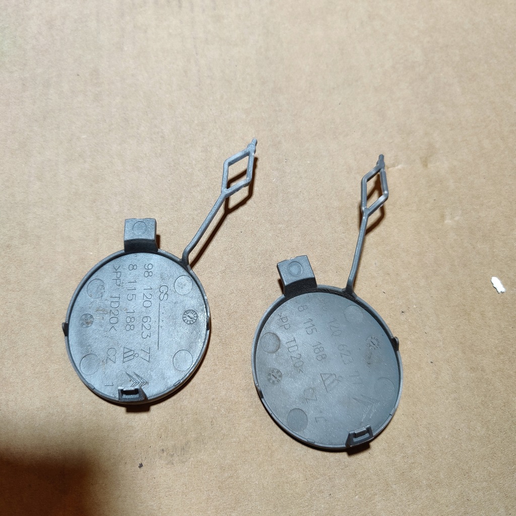 фото №2, Citroen c3 iii заглушка фаркоп бампера перед