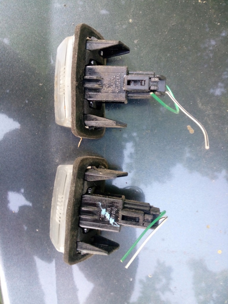 фото №1, Лампа освещение номерного знака toyota verso 09-18