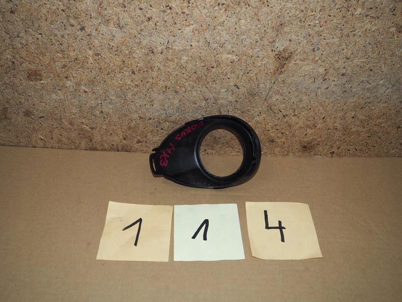 Купить Решётка бампера рамка противотуманной фары правый  ford focus mk3