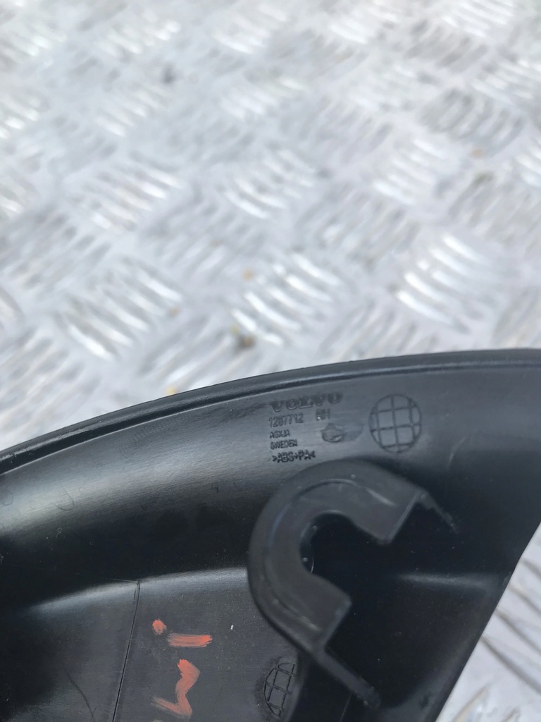 фото №1, Треугольник заглушка дверь перед правая volvo v40 ii