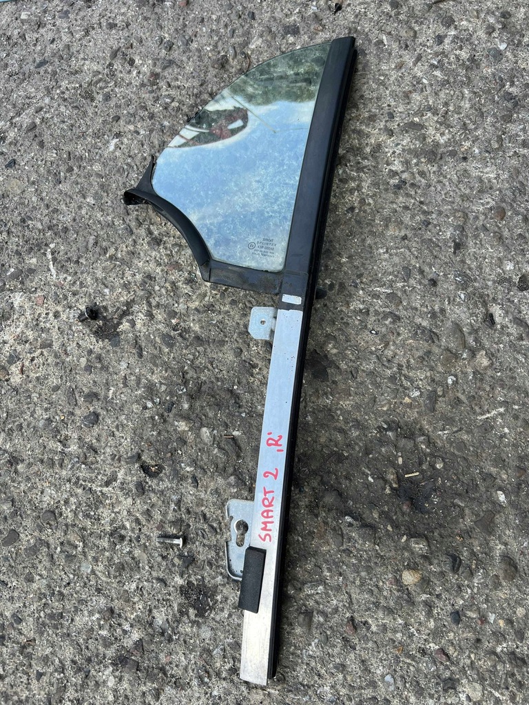 фото №1, Стекло правых передних дверь smart fortwo coupe 450 43r00048 0.7l